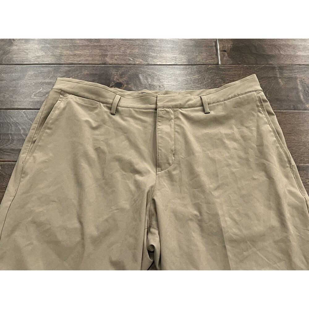 Nike Mens Khaki Tan Flat Front Stretch Woven Golf Shorts Size 34 833224-235 - Picture 4 of 10